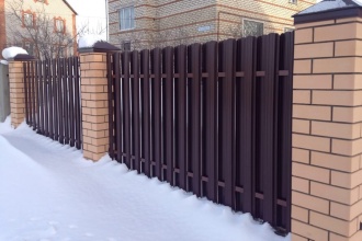 Забор из евроштакетника в шахматном порядке 30 метров фото в Обухово